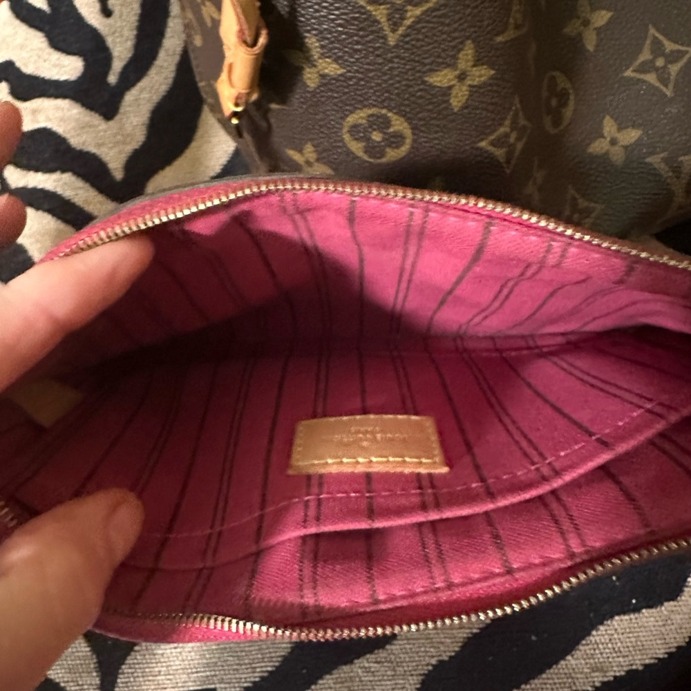 Louis Vuitton Monogram GM Tote with Pink Interior , with purchase box - Picture 9 of 16